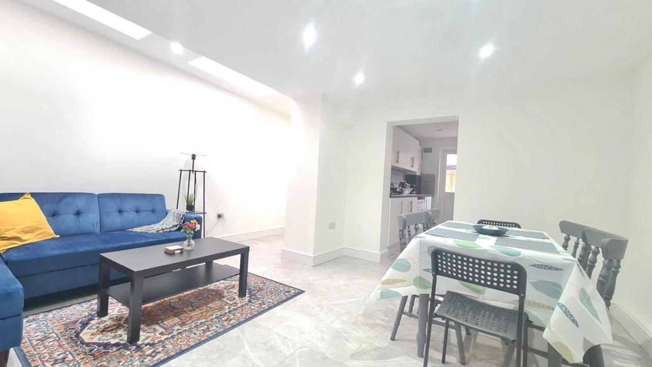Spacious Room In Manor Park Londra Dış mekan fotoğraf