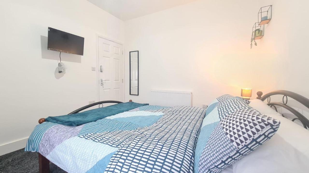 Spacious Room In Manor Park Londra Dış mekan fotoğraf